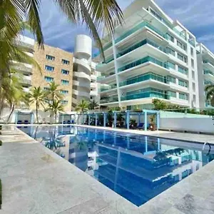 En Morros Frente A La Playa Apartamento